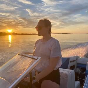 Meet your Posher, Alexandra